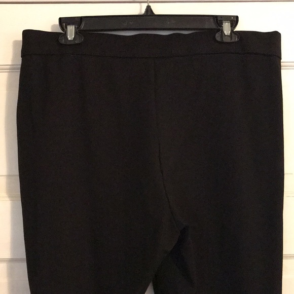 Simply Emma Women’s dress pants Size 16W color black has a small stain no damage - Picture 4 of 13